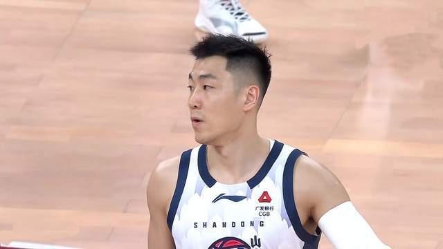 开云登录入口-山东男篮捍卫主场，克里斯控制情绪 上海有变阵空间 洛夫顿成关键
